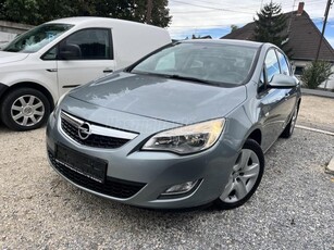 OPEL ASTRA J 1.4 T Cosmo Tolatóradar! Tempomat! Ülés+kormányfűtés!