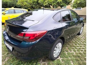 OPEL ASTRA J 1.4 T Enjoy Best Mo-i. vezetett szervízkönyv. sérülésmentes