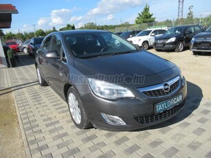 OPEL ASTRA J 1.6 Cosmo / 121 EZER KM / SZERVIZKÖNYV / ALU / DIGIT KLÍMA /