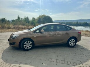 OPEL ASTRA J 1.6 Enjoy (Automata)