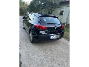 OPEL ASTRA J 1.6 Essentia