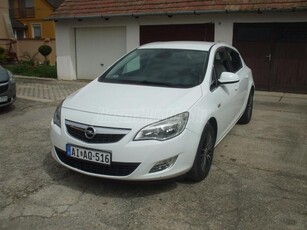 OPEL ASTRA J 1.7 CDTI Cosmo