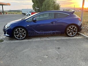 OPEL ASTRA J GTC 2.0 T Start-Stop OPC