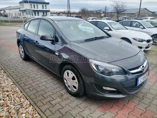 OPEL ASTRA J Sedan 1.4 Selection Edition