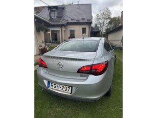 OPEL ASTRA J Sedan 1.4 T Enjoy