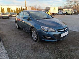 OPEL ASTRA J Sedan 1.4 T Enjoy