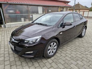 OPEL ASTRA J Sedan 1.6 CDTI EcoFLEX Start-Stop Enjoy