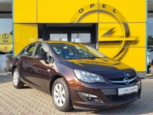 OPEL ASTRA J Sedan 1.6 Enjoy EURO6 1.TULAJDONOSTÓL. GARANTÁLT KM. VÉGIG MÁRKASZERVIZBEN VEZETETT SZERVIZKÖNYV