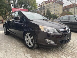 OPEL ASTRA J Sports Tourer 1.4 Enjoy Nagyon Megkímélt!