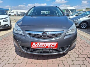 OPEL ASTRA J Sports Tourer 1.4 Enjoy Tempomat..Digit Klíma. Multikormány