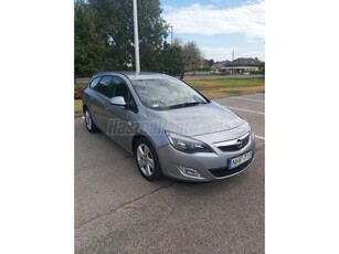 OPEL ASTRA J Sports Tourer 1.7 CDTI Cosmo