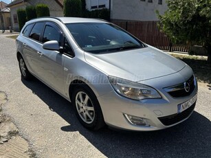 OPEL ASTRA J Sports Tourer 1.7 CDTI Cosmo