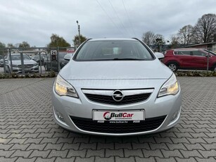 OPEL ASTRA J Sports Tourer 1.7 CDTI Selection Navigáció. Bluetooth. ÜlésFűtés. Vonóhorog