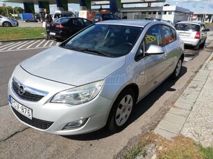 OPEL ASTRA Sports Tourer 1.4 Essentia