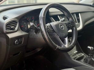 OPEL GRANDLAND X 1.2 T Innovation / Mo-i!/ 1.Tulaj!/ Vezetett SZK!/ Tempomat!/ Ülés-korm fűtés!/ Sávtartó!