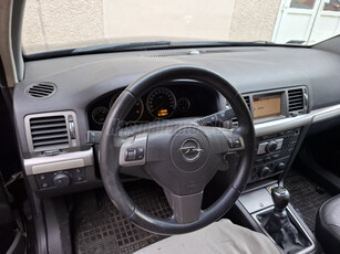 OPEL VECTRA C 1.9 CDTI Essentia