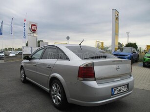 OPEL VECTRA C 2.2 Cosmo (Automata)