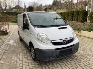 OPEL VIVARO 2.0 CDTI DC L1H1 2.9t 227000KM SZERVIZKÖNYV