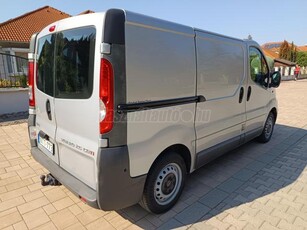 OPEL VIVARO 2.5 CDTI L1H1 2.9t /7 ÉVE 1 TULAJ/VONÓHOROG/ÚJ KLÍMA/FRISSEN SZERVIZELT/ÚJ GUMIK/TETŐCSOMAGTARTÓ