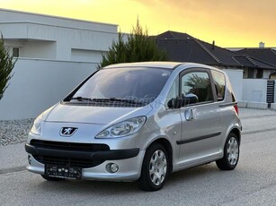 PEUGEOT 1007 1.4 16V Trendy