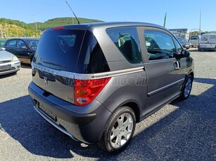 PEUGEOT 1007 1.4 HDi Sporty