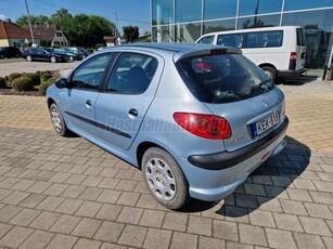 PEUGEOT 206 1.4 Presence KEVÉS KILOMÉTER . 1. TULAJDONOSTÓL!!