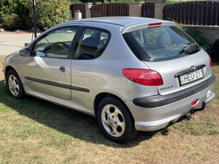 PEUGEOT 206 1.6 XS