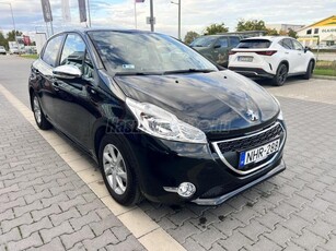 PEUGEOT 208 1.2 PureTech Style 28000KM!! Végig vezetett szervízkönyv!