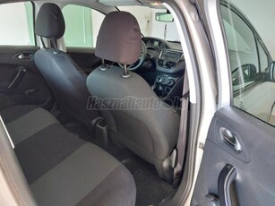 PEUGEOT 208 1.4 HDi Envy 208