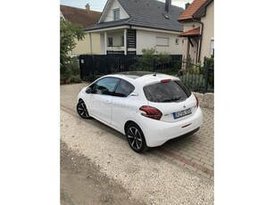 PEUGEOT 208 C JBL Angel White colour