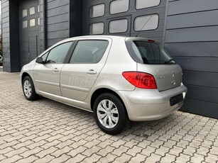 PEUGEOT 307 1.6 Supreme VEZETETT SZERVIZKÖNYV / KLÍMA / KÖDLÁMPA