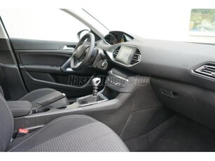 PEUGEOT 308 1.5 Blue HDi PREMIUM S&S VAN NAVIGÁCIÓ