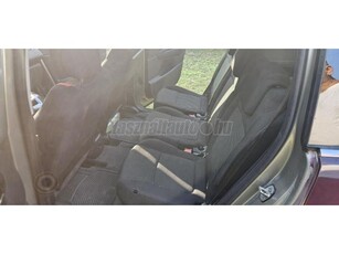 PEUGEOT 5008 1.6 HDi Active