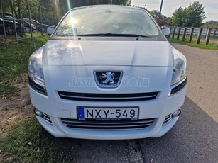 PEUGEOT 5008 1.6 HDi Allure