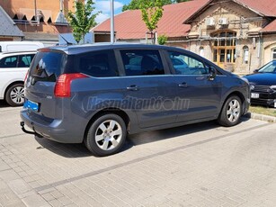 PEUGEOT 5008 1.6 HDi Premium 2TR