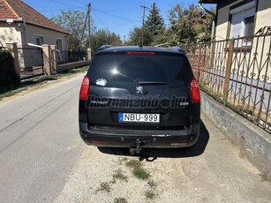 PEUGEOT 5008 1.6 HDi Premium 2TR