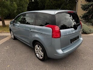 PEUGEOT 5008 1.6 HDi Premium Üvegtető!