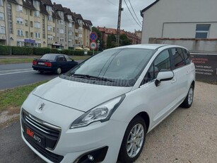 PEUGEOT 5008 1.6 THP Active Navigáció. 2db gyári kulcs. sérülésmentes. garantált km