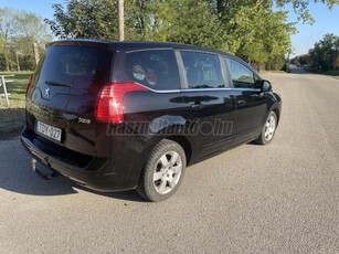 PEUGEOT 5008 1.6 VTi Access