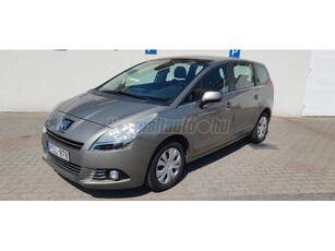 PEUGEOT 5008 1.6 VTi Confort