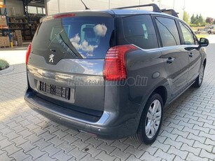 PEUGEOT 5008 2.0 HDi Allure (Automata) (7 személyes ) PANORÁMATETŐ OSZTRÁK OKMÁNYOK-ESZTÉTIKAI HIBÁK-SZERVÍZKÖNYV-KM-GARANCIA