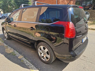 PEUGEOT 5008 2.0 HDi Premium