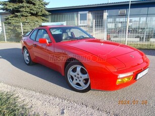 PORSCHE 944 S 2