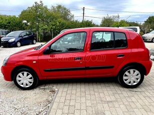 RENAULT CLIO 1.2 16V Expression KITŰNŐ ÁLLAPOTBAN. GARANTÁLT KM. PONTOS VÁLTÓ. KÖNNYŰ KORMÁNYZÁS. JÓ FUTÓMŰ. UTÁ