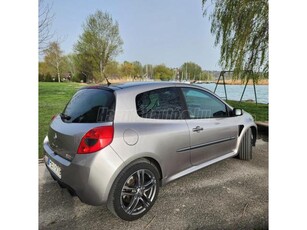 RENAULT CLIO 2.0 16V Sport