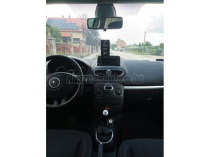 RENAULT CLIO Grandtour 1.2 16V 20th Anniversary