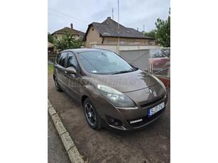 RENAULT GRAND SCENIC Scénic 1.5 dCi TomTom