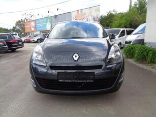 RENAULT GRAND SCENIC Scénic 1.6 16V TomTom 95ekm. szervízkönyv