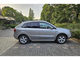 RENAULT KOLEOS 2.0 dCi Privilege 4x4 - első-hátsó radar - dig.klíma - Bose hifi - navi