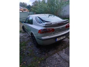 RENAULT LAGUNA 2.2 dCi Dynamique